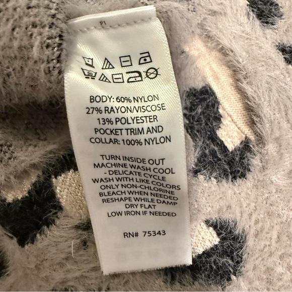 Gently Worn Rachel Zoe Leopard Print Button Up Cardigan - Picture 3 of 4